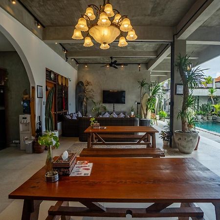 The Breeze Stay And Surf Canggu  Luaran gambar
