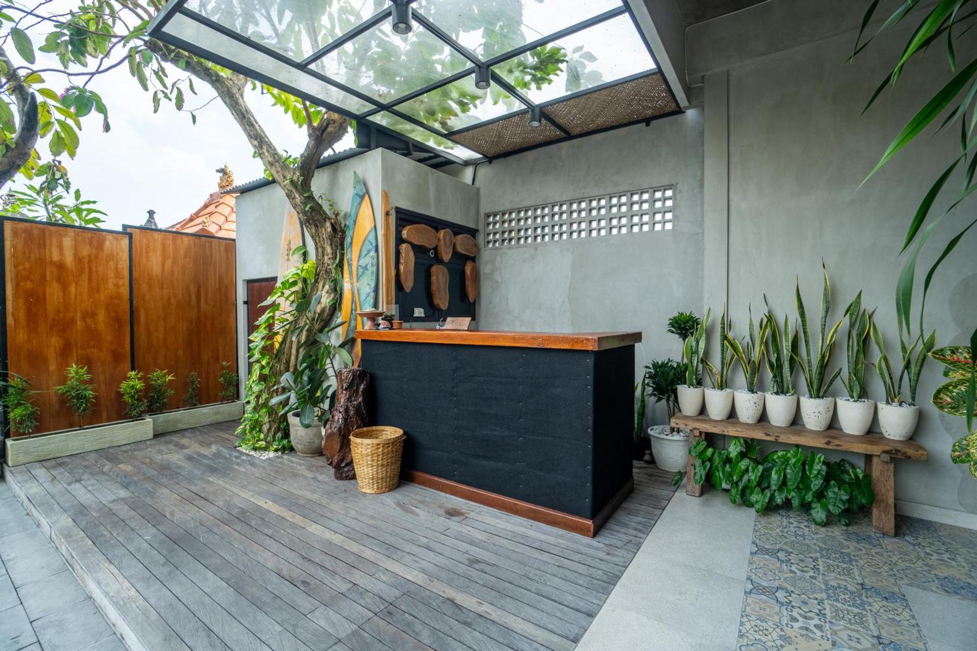 The Breeze Stay And Surf Canggu  Luaran gambar