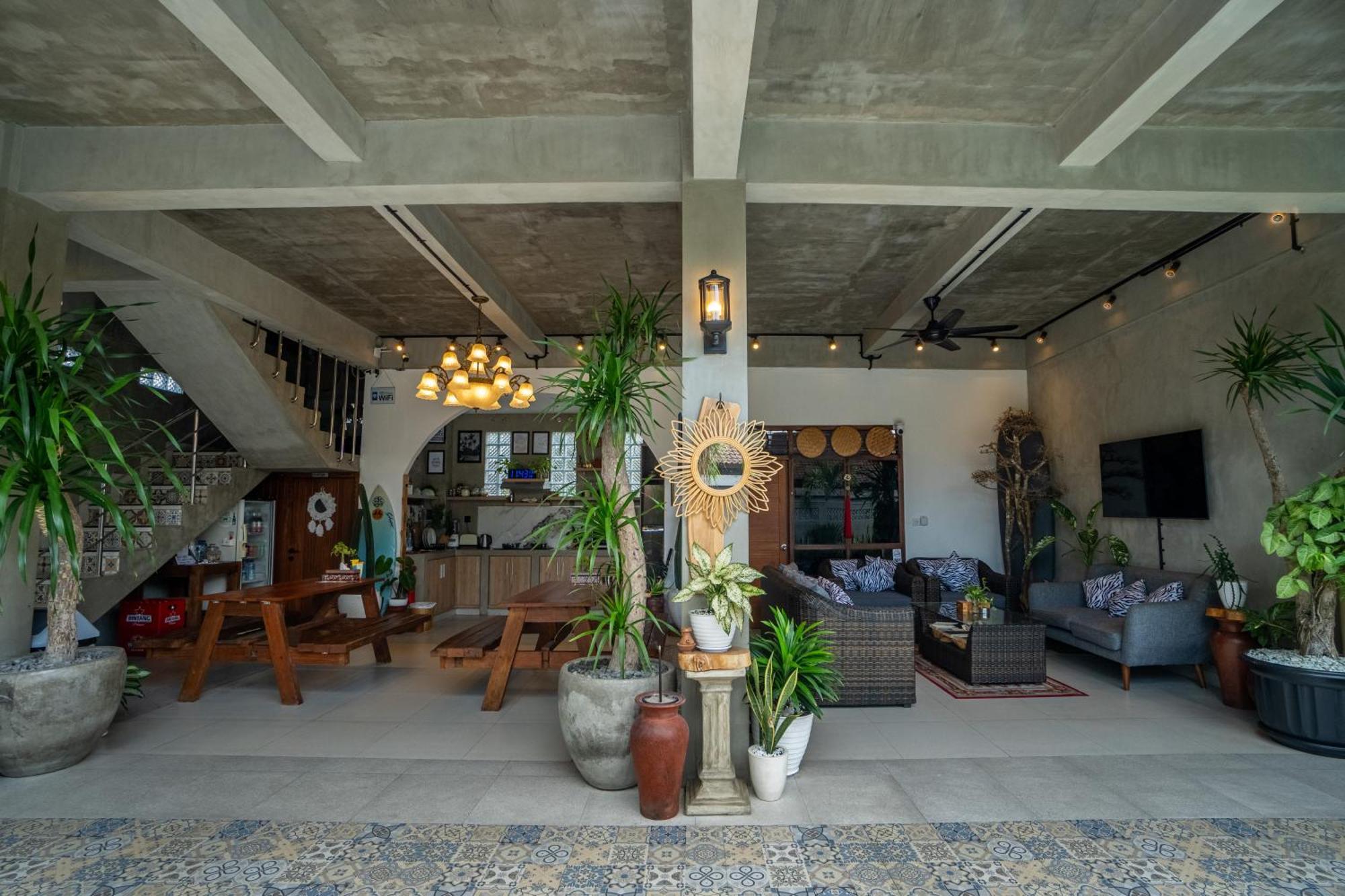 The Breeze Stay And Surf Canggu  Luaran gambar